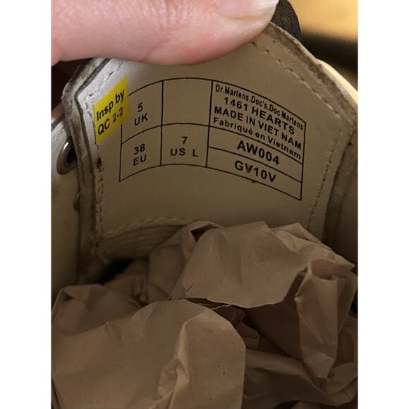 Dr. Martens Women's 1461 LIMITED EDITION BEN Hearts White-Black Smooth Size 7 - Picture 10 of 10